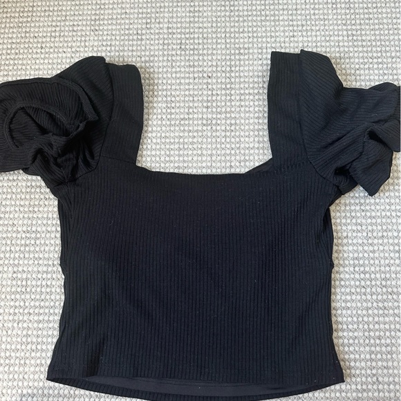 Revolve Women’s Black Top - Picture 2 of 3